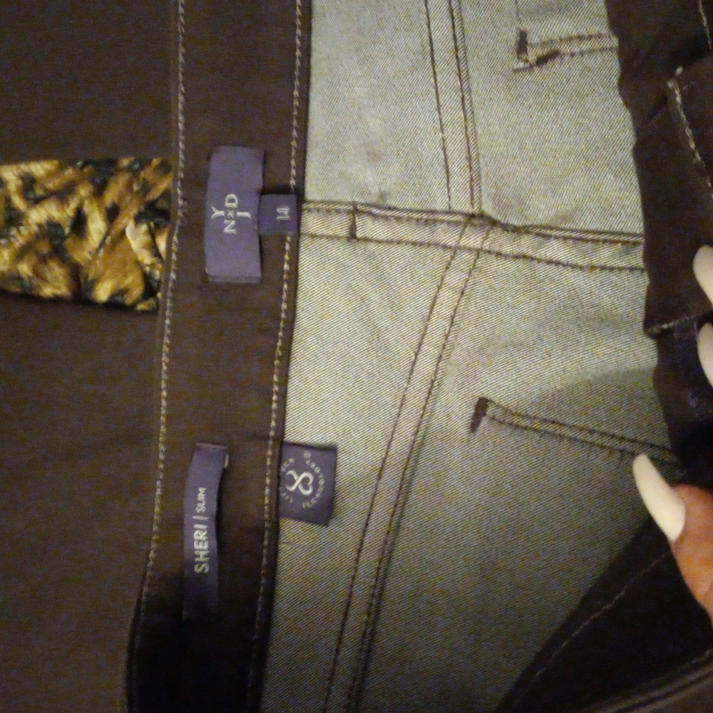 Jeans - Picture 2 of 4